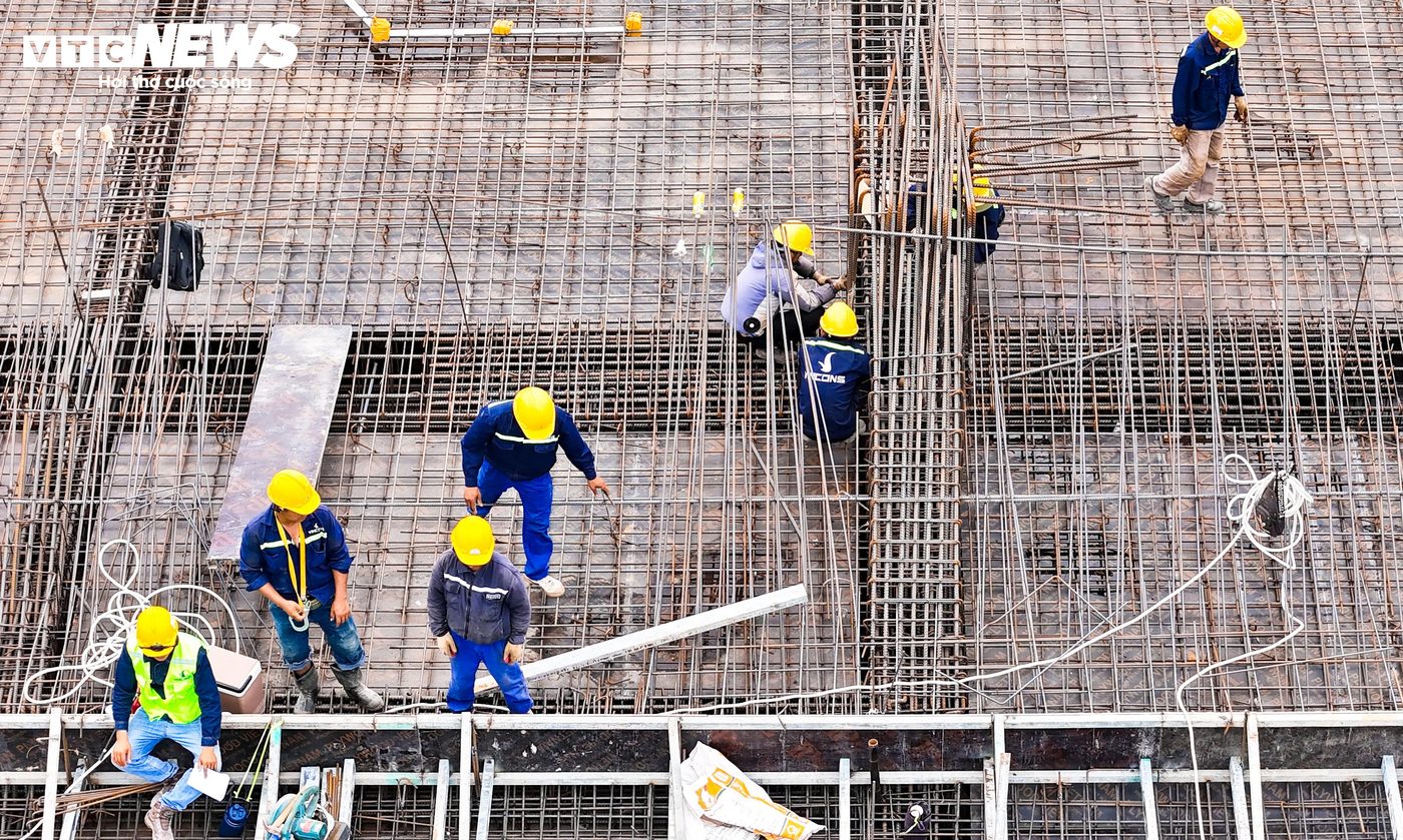 Mặt bằng bán lẻ và dịch vụ quanh sân vận động